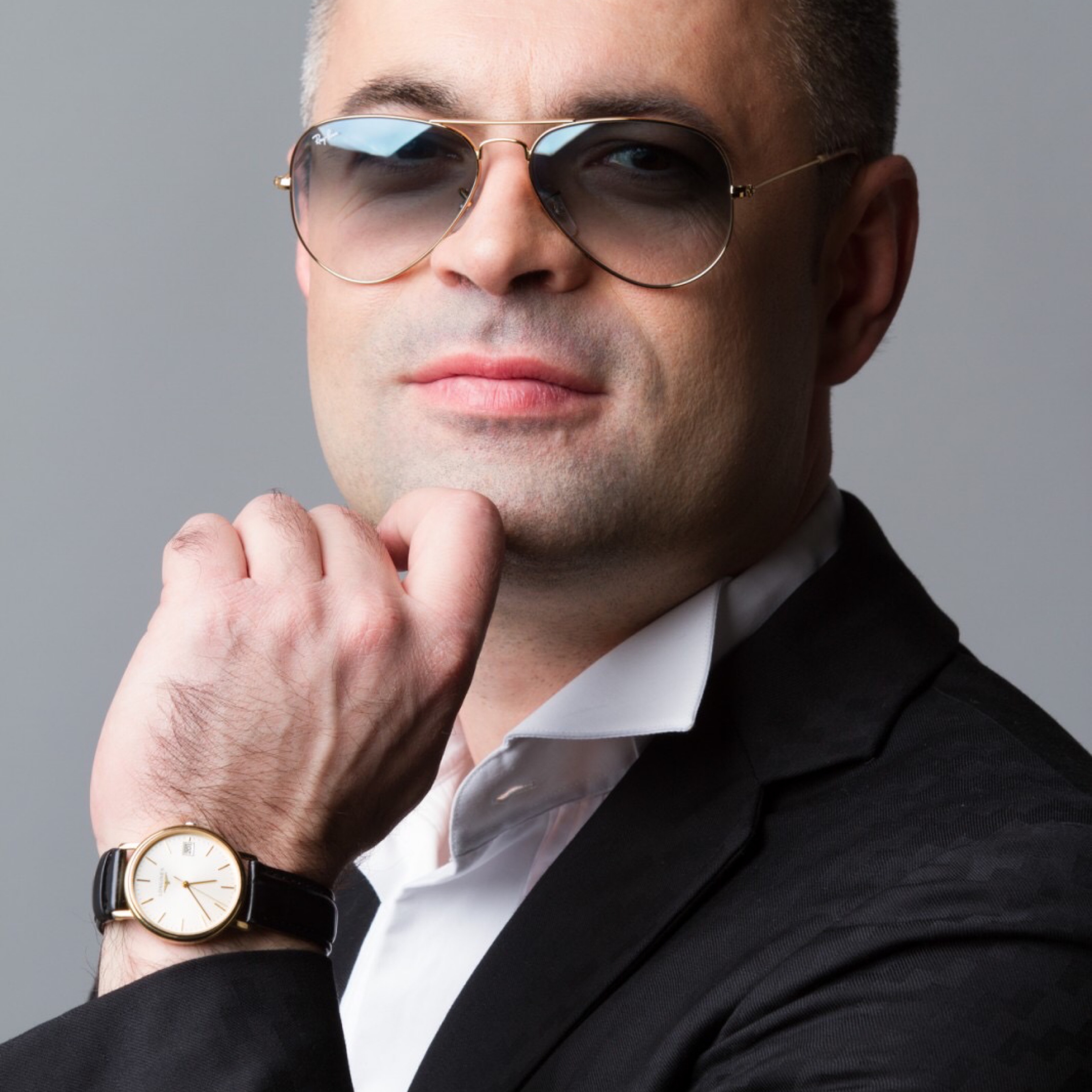 Каким количеством аксессуаров сегодня может похвастаться современный мужчина?